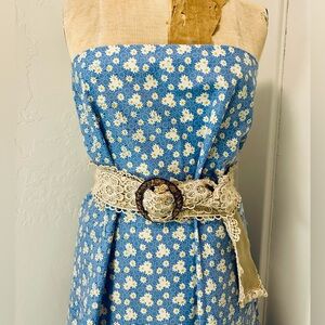 Vintage yard goods-ditsy daisy print
